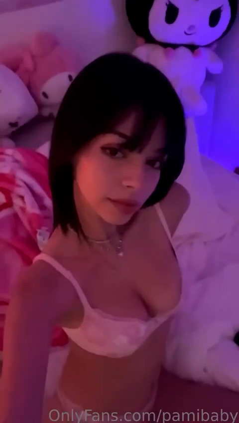Pamibaby Sexy on bed