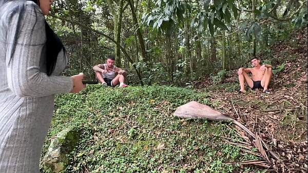 Colombian MILF invites us to eat in exchange for fucking her ass hard